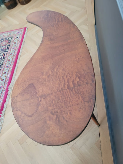 Table basse haricot années 50 en loupe d'orme - Ref 637