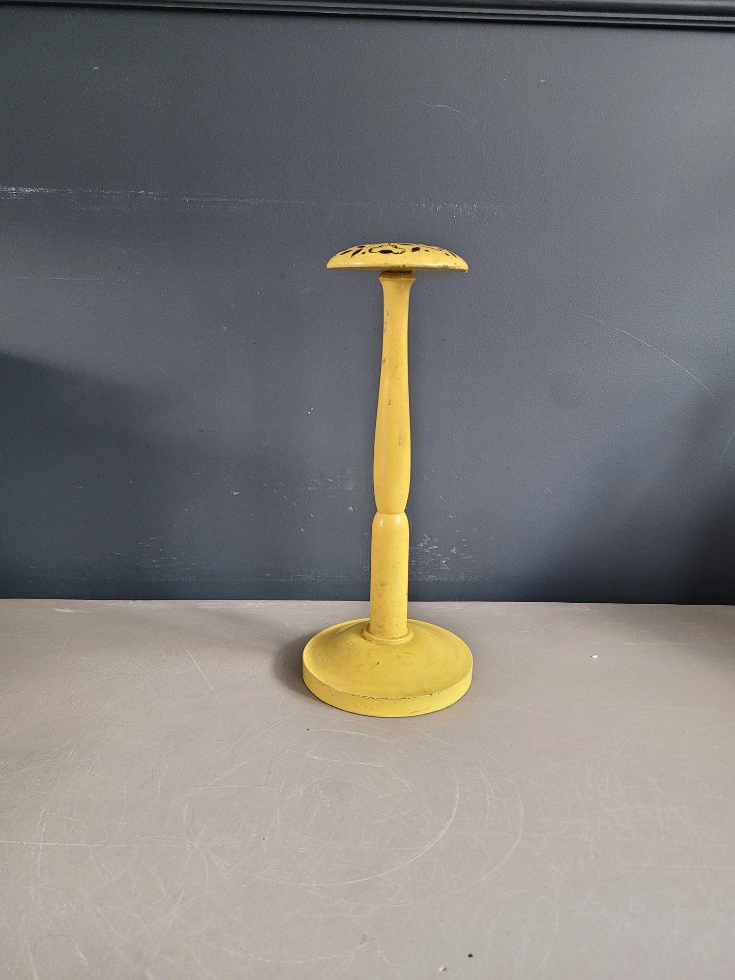 Porte-chapeaux en bois peint vintage - Ref 866