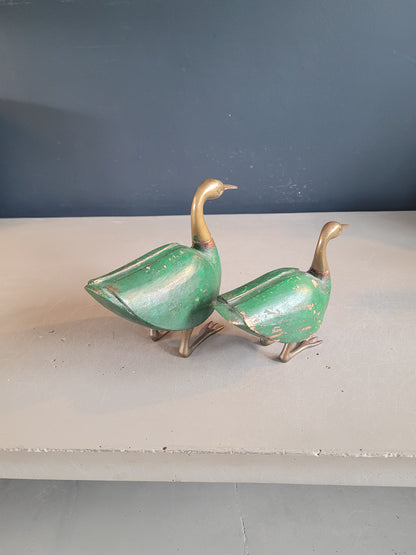 Paire d'oiseaux décoratifs en laiton et bois peint - Ref 635