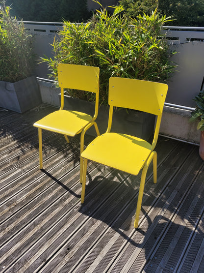 Paire de chaises jaunes en contre-plaqué- Ref 600