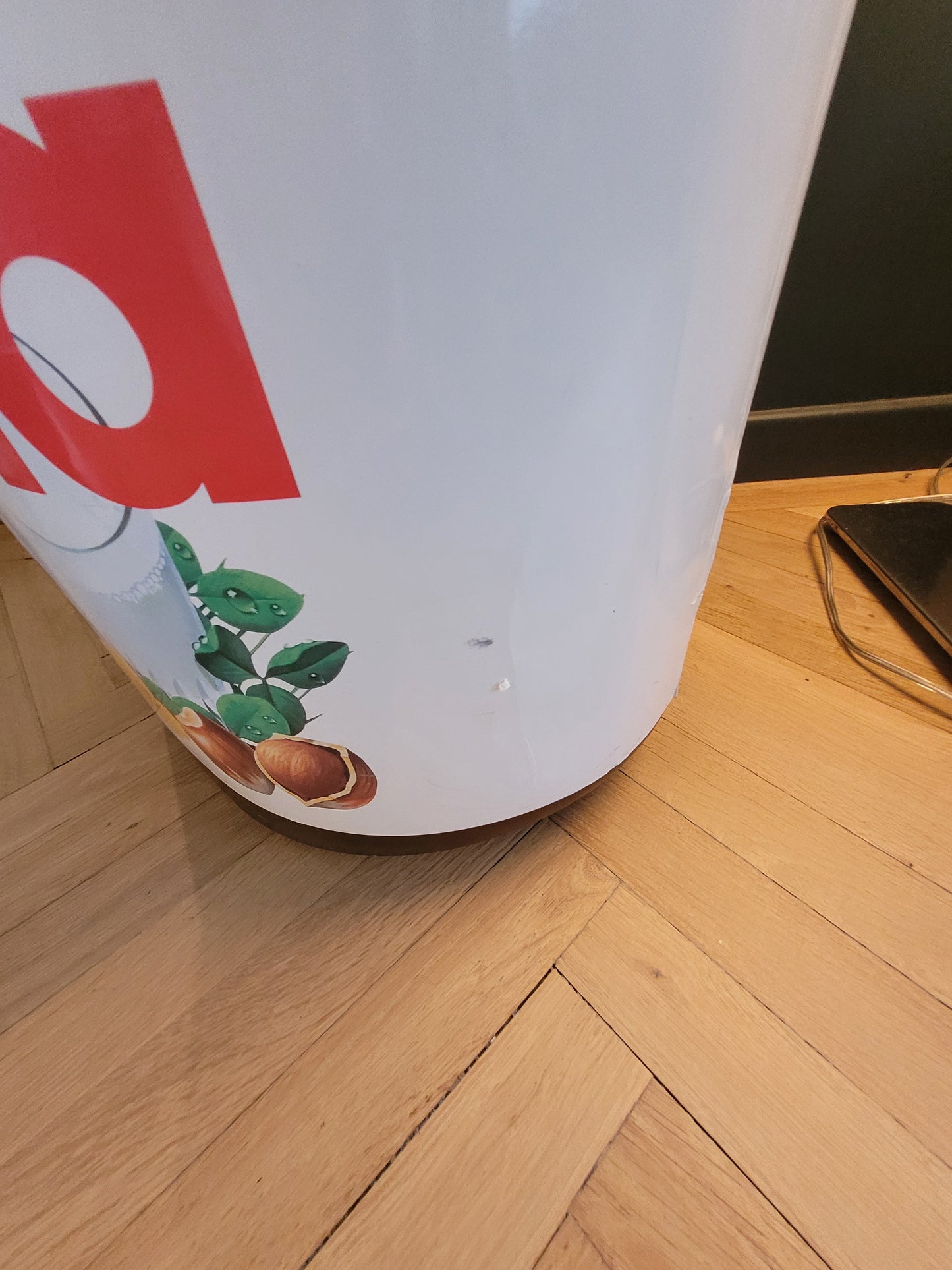 Table d'appoint / coffre Nutella - Ref 627