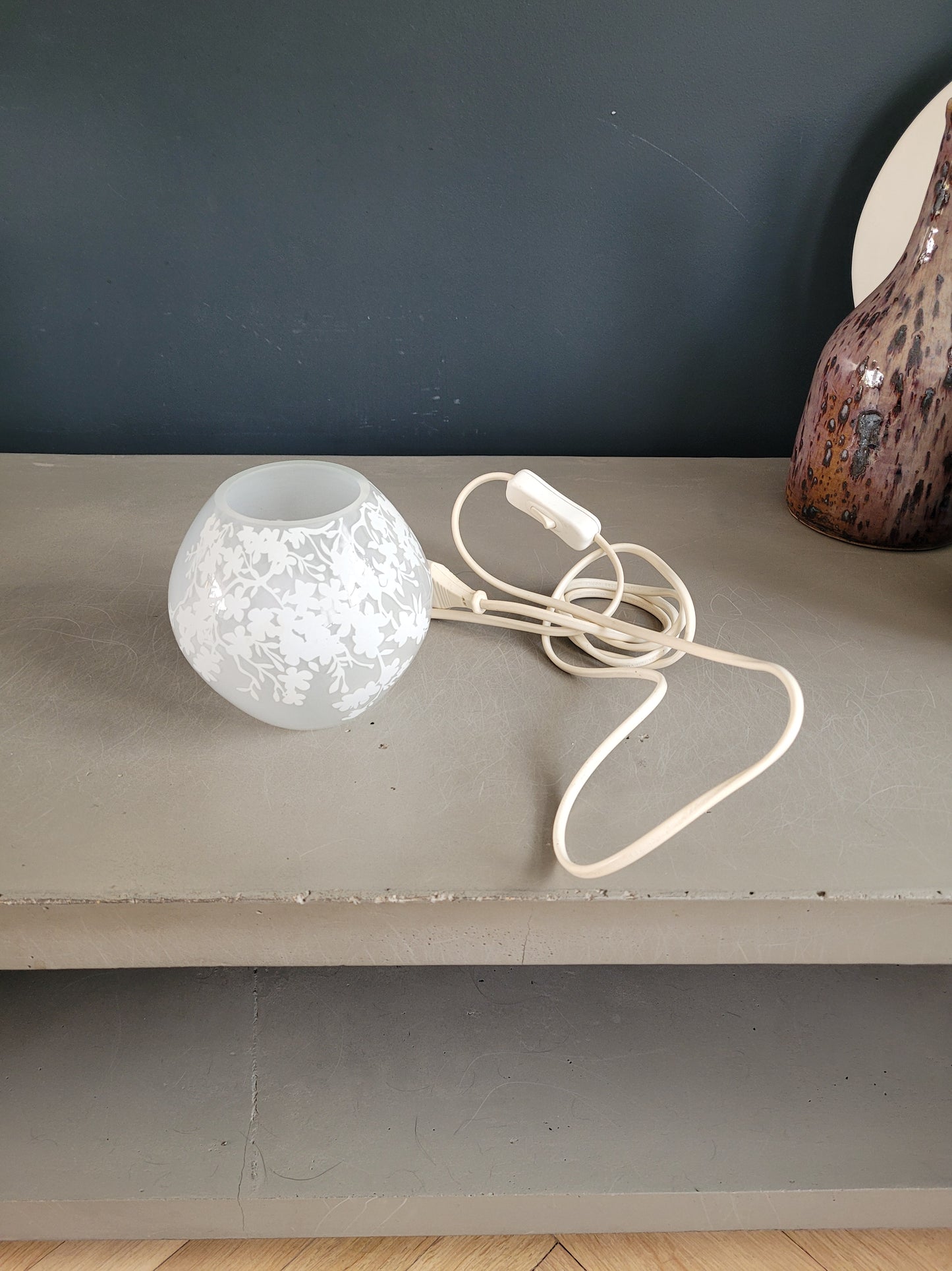 Lampe boule Ikea en verre dépoli à motifs - Ref 338