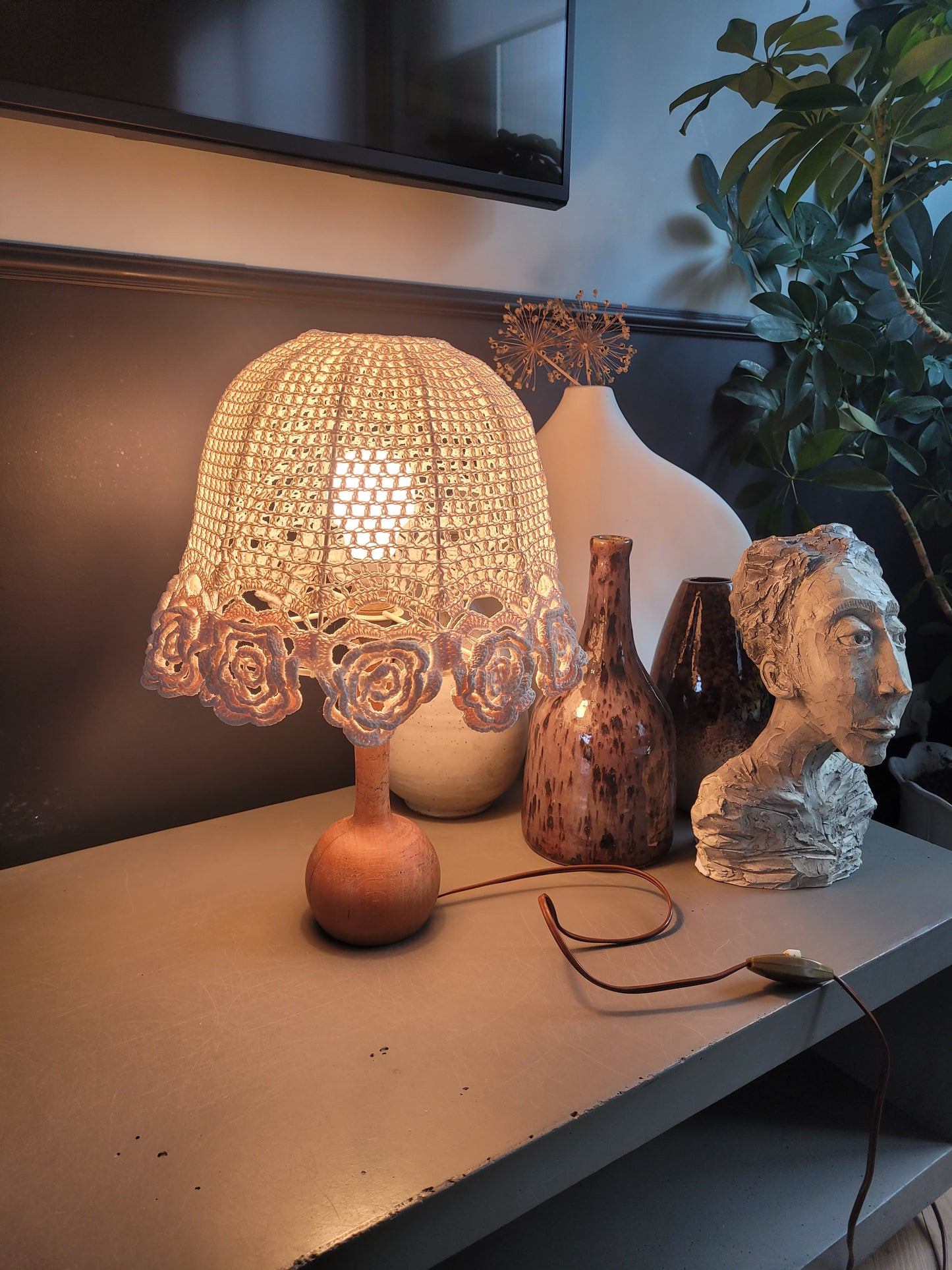 Lampe de chevet avec abat-jour en crochet - Ref 677