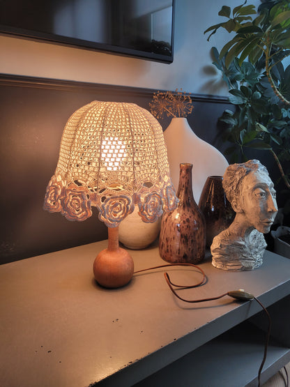 Lampe de chevet avec abat-jour en crochet - Ref 677