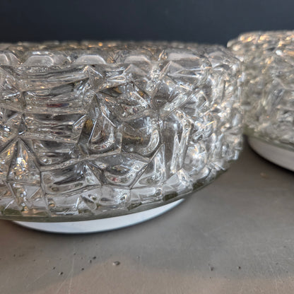 Paire de plafonniers ou appliques en verre moulé - Ref 1434