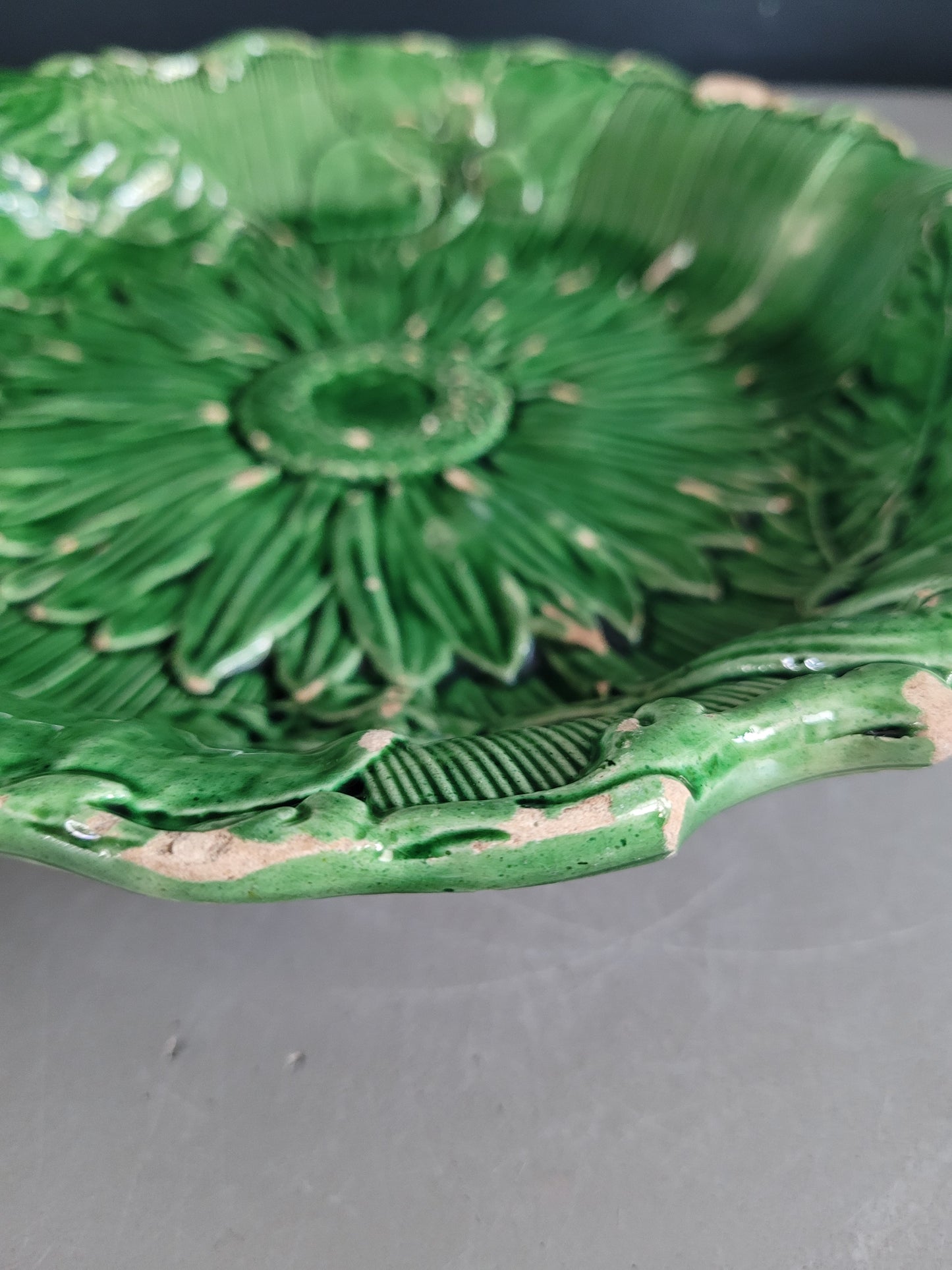 Assiette montée en barbotine motif tournesol - Ref 900