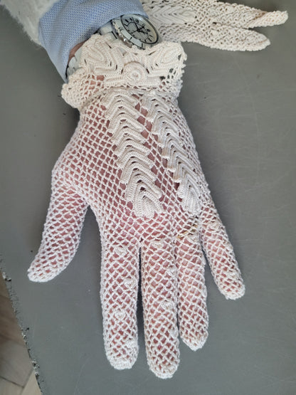 Paire de gants en dentelle crème- Ref 777