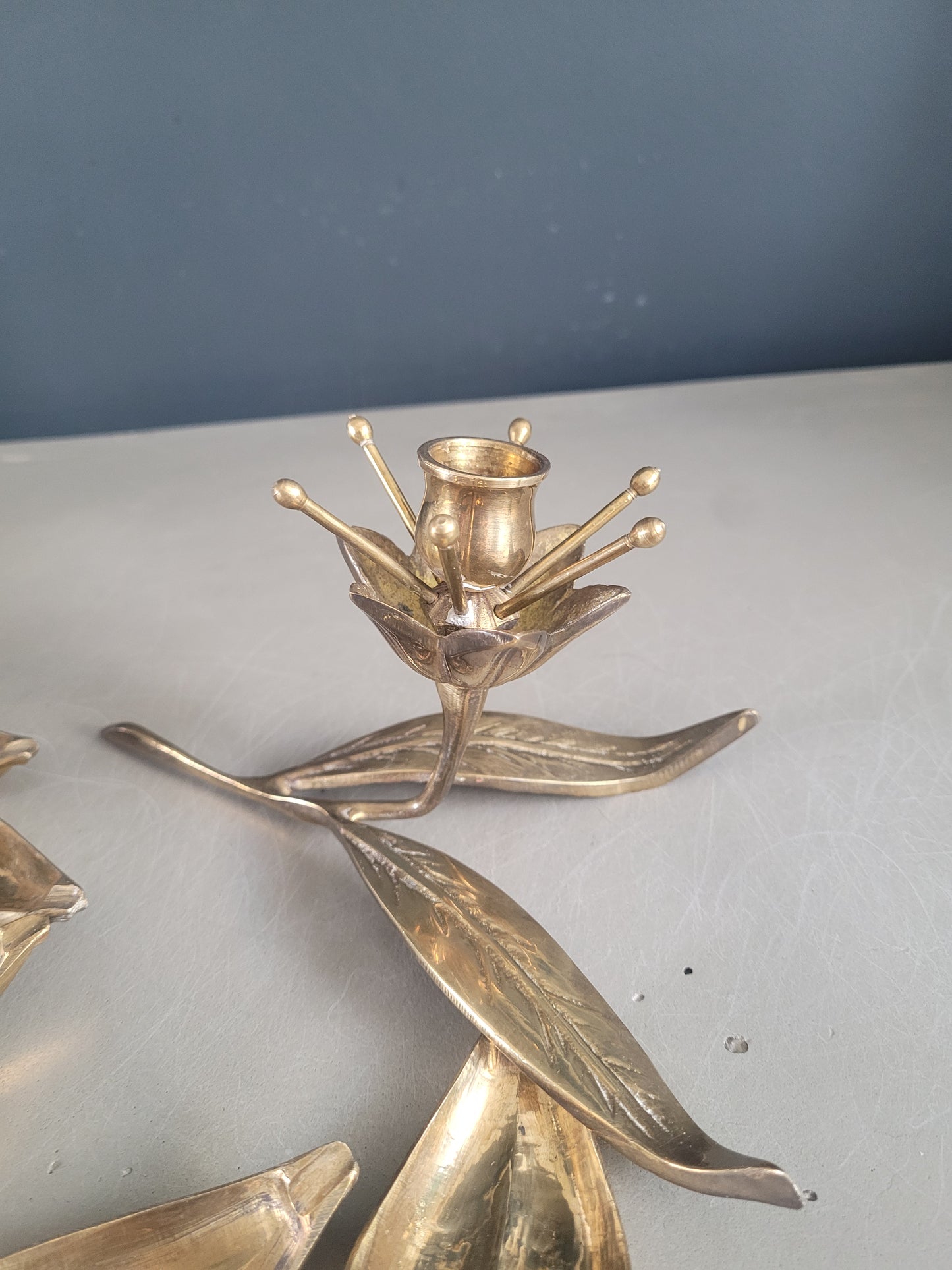 Cendrier-bougeoir fleur en laiton massif - Ref 334