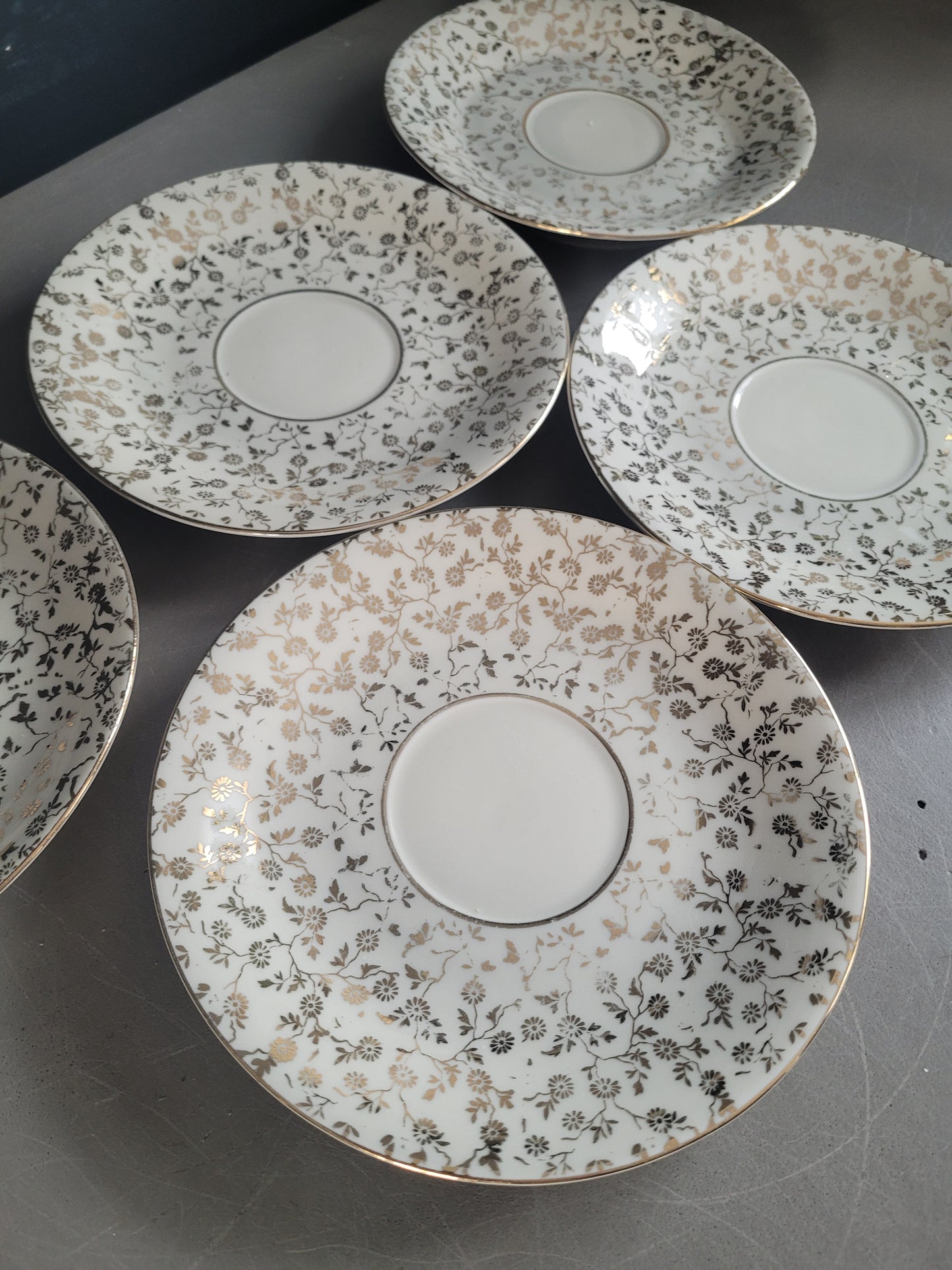 5 soucoupes Mayer Wiesau en porcelaine de Bavière motif doré - Ref 841