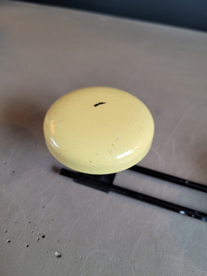 Porte-manteau mural 2 patères années 60 jaune - Ref 289