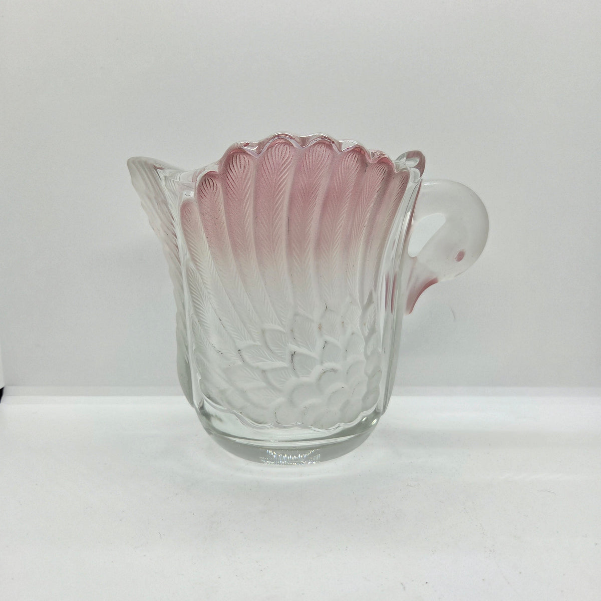 Pichet cygne en verre moulé pressé - Ref 1438