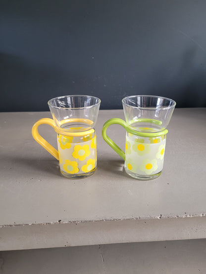 Paire de tasses à thé en verre et anse plastique - Ref 703