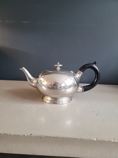 Théière ancienne en étain et poignée bois - Ref 686