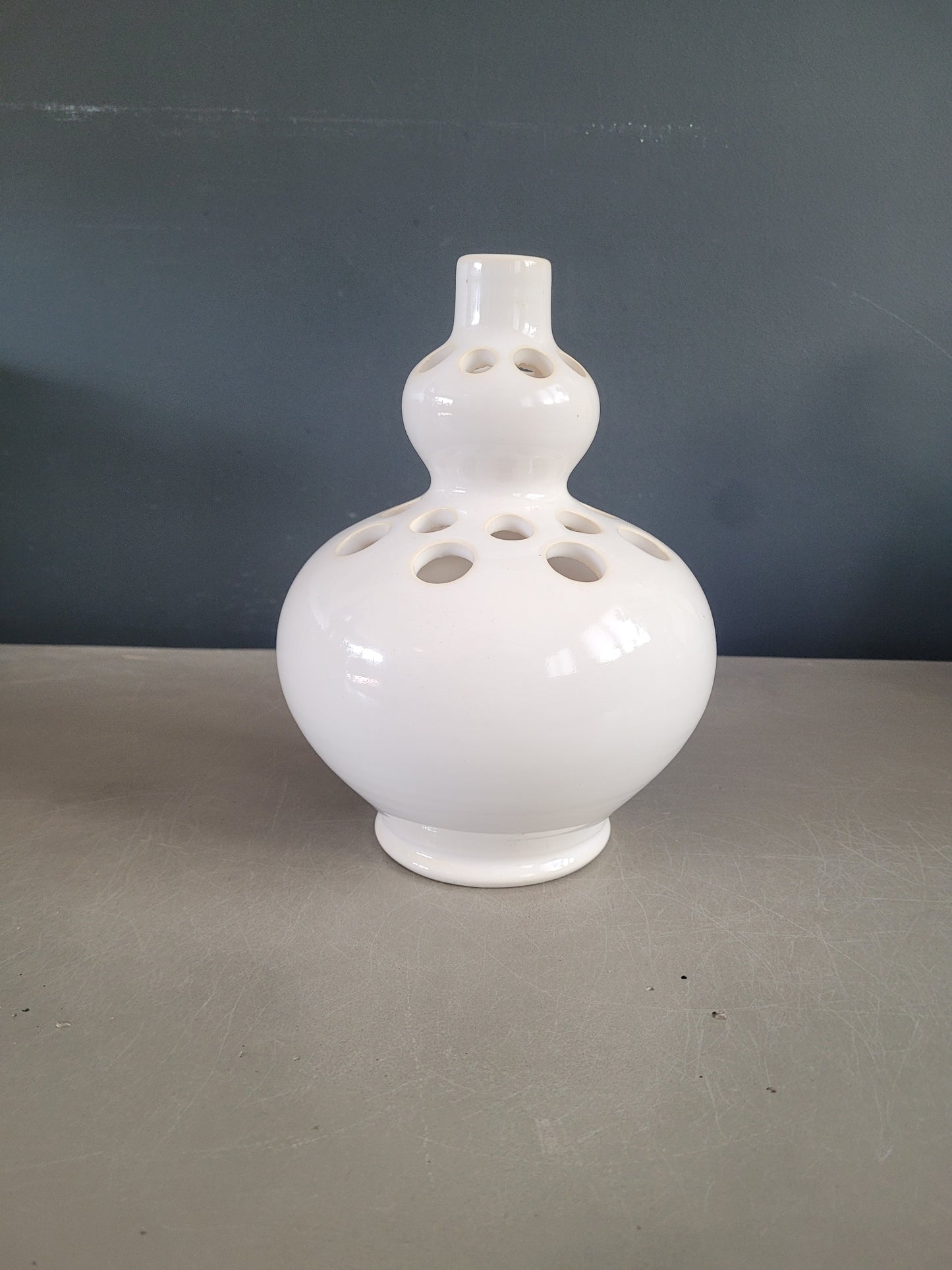 Pique-fleurs en céramique 24 trous - Ref 764