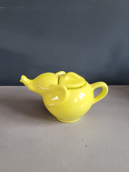 Théière Eléphant vintage en porcelaine- Ref 753