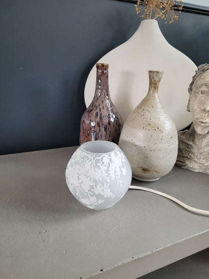 Lampe boule Ikea en verre dépoli à motifs - Ref 338