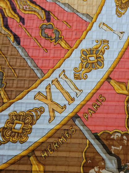 Carré plissé Hermès Gloria Soli par J. Metz - Ref 907