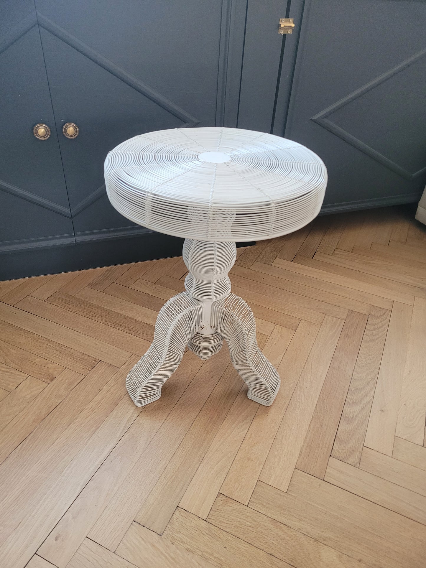 Bout de canapé en fil métallique laqué blanc - Ref 765