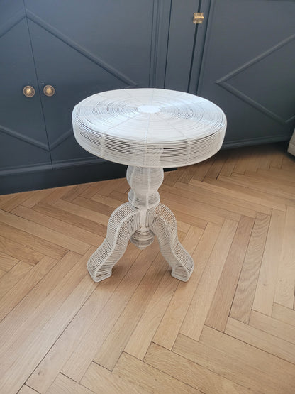 Bout de canapé en fil métallique laqué blanc - Ref 765