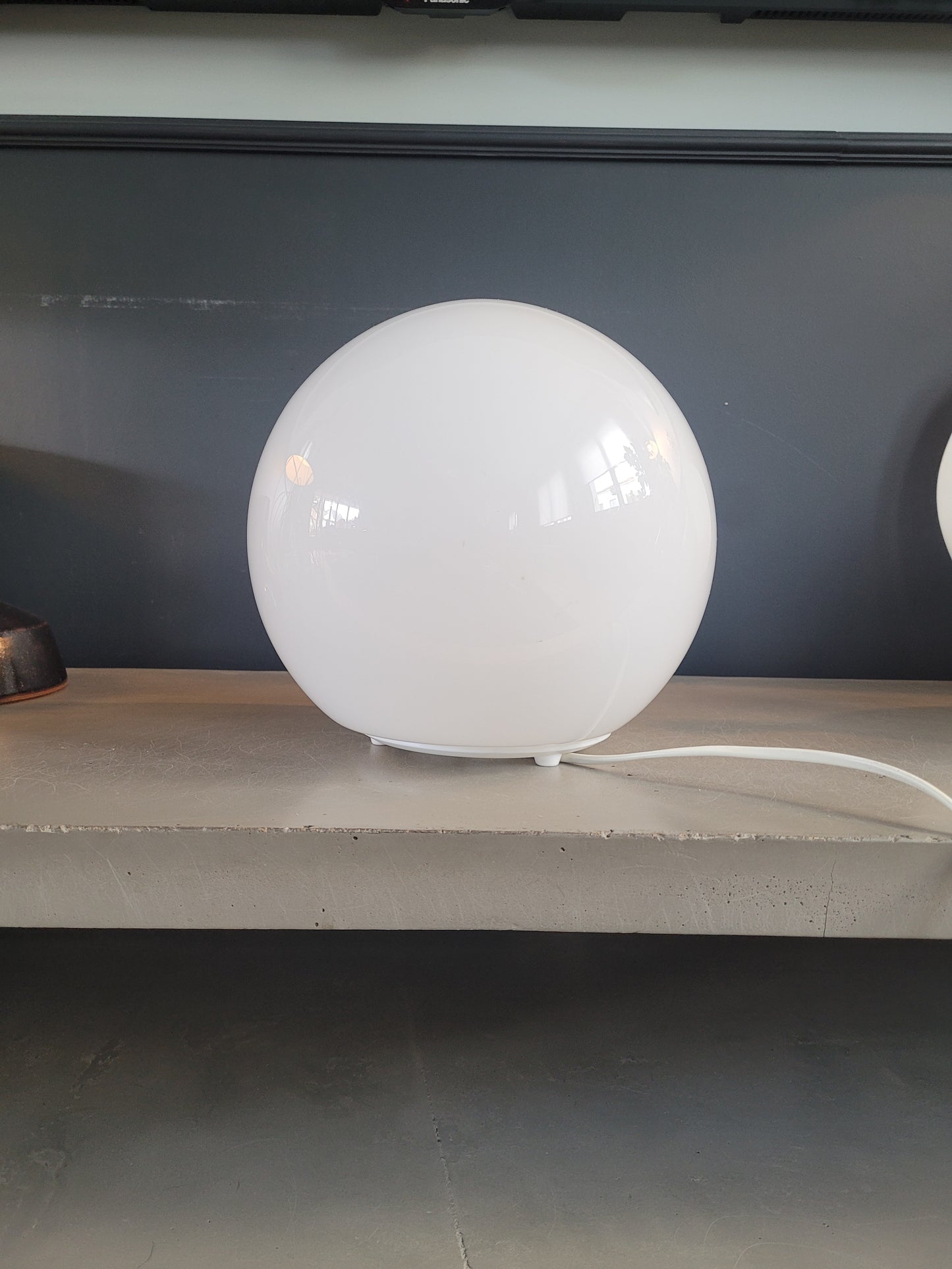 Lampe à poser globe verre opaline Ikea - Ref 311