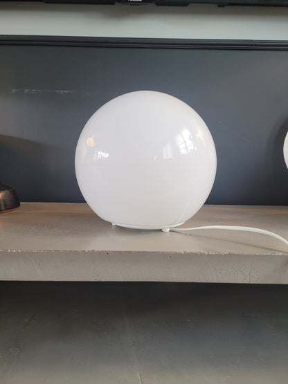 Lampe à poser globe verre opaline Ikea - Ref 311
