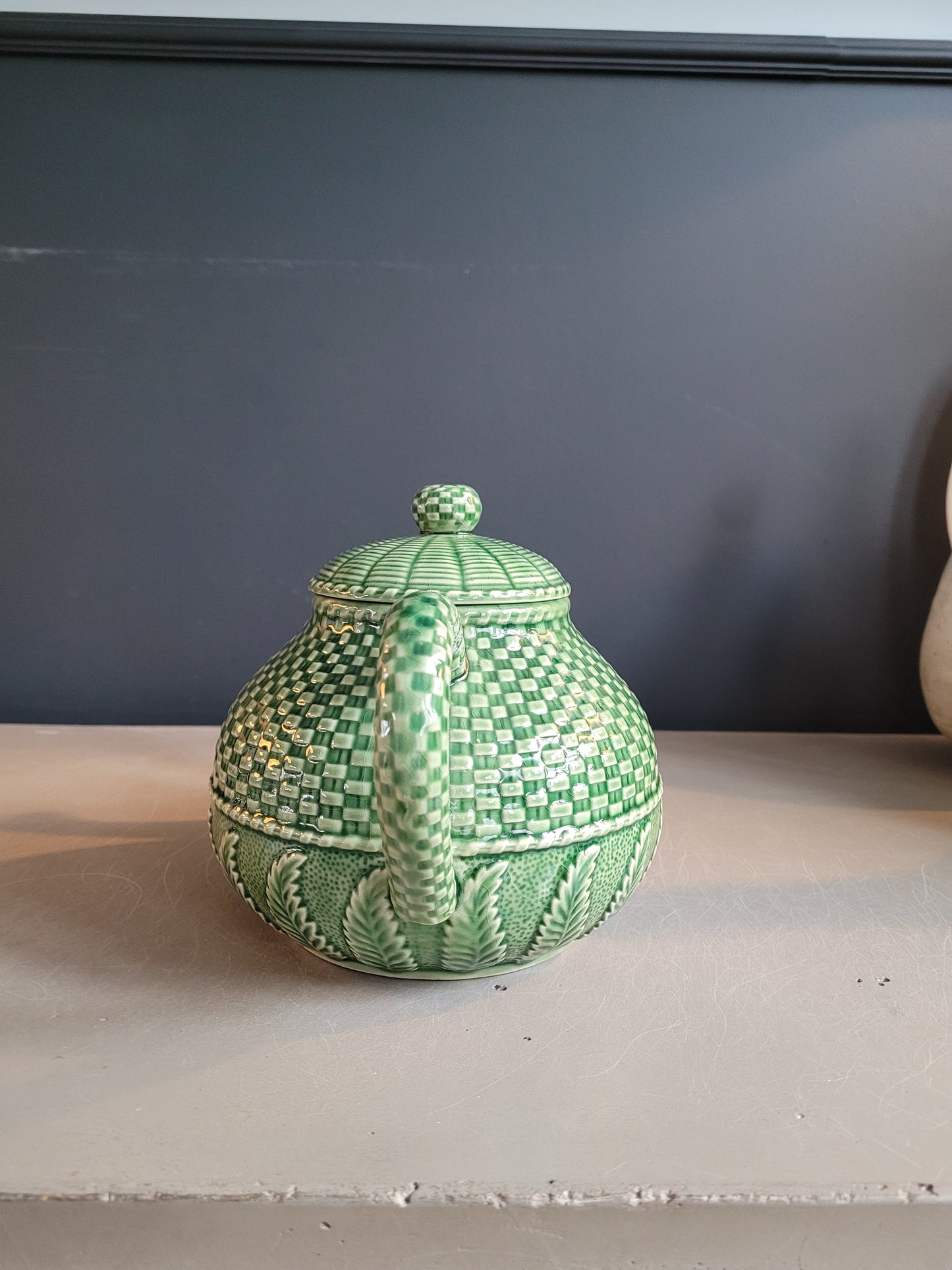 Théière en porcelaine Bordallo Pinheiro - Barbotine verte - Ref 291