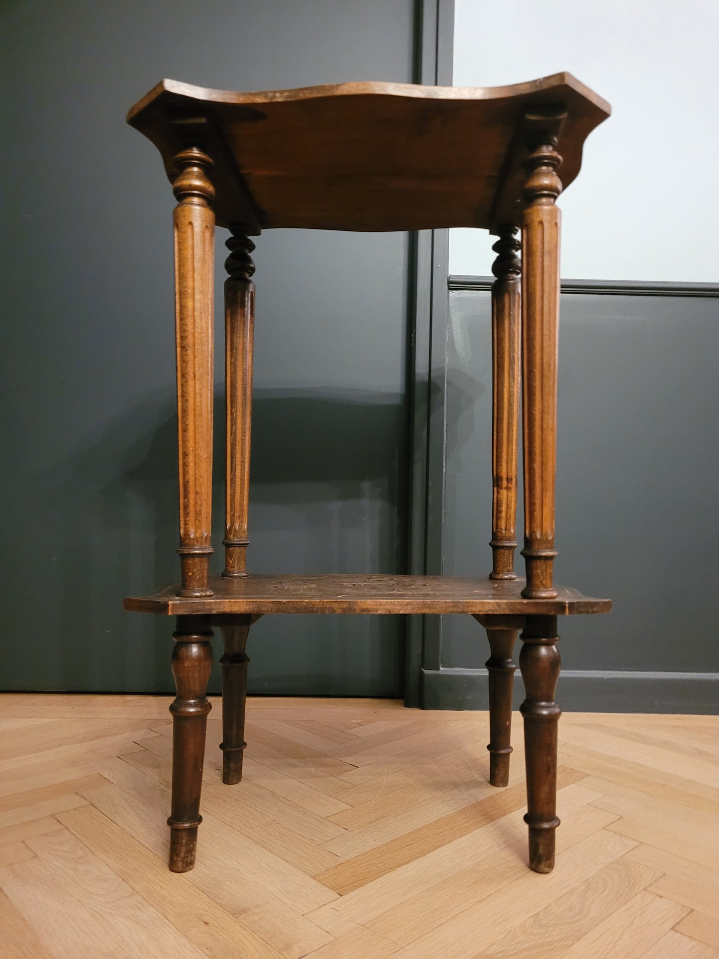 Sellette ancienne en bois gravé - Ref 698