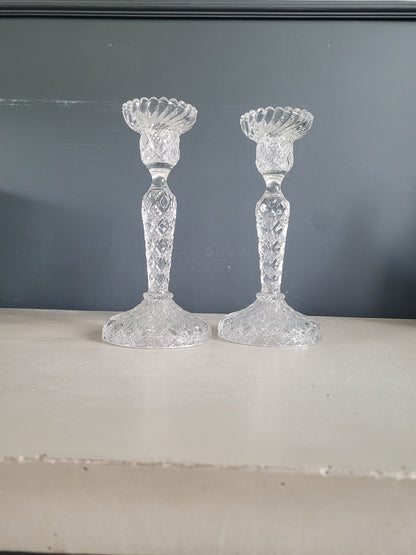 Paire de bougeoirs anciens en verre moulé- Ref 388