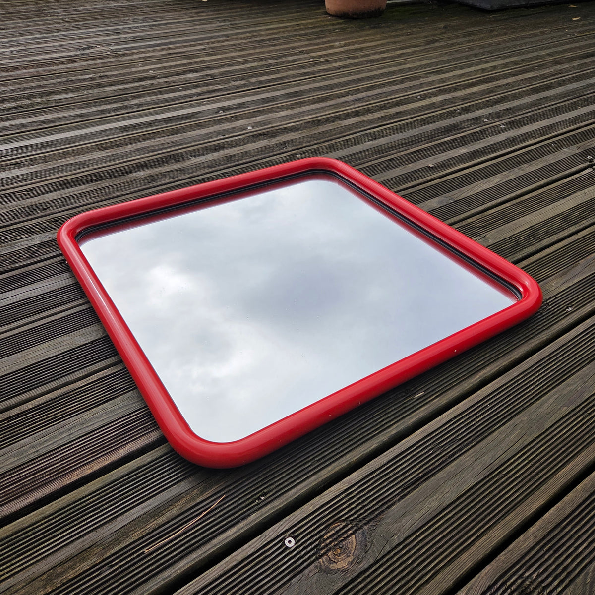 Miroir carré vintage en métal laqué rouge 60x60 - Ref 1428
