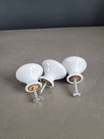 Trio de boutons de meubles en porcelaine blanche - Ref 532
