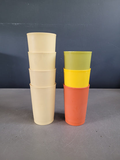 Lot de 7 gobelets en plastique Tupperware - Ref 582