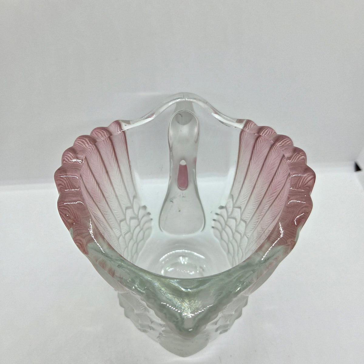 Pichet cygne en verre moulé pressé - Ref 1438