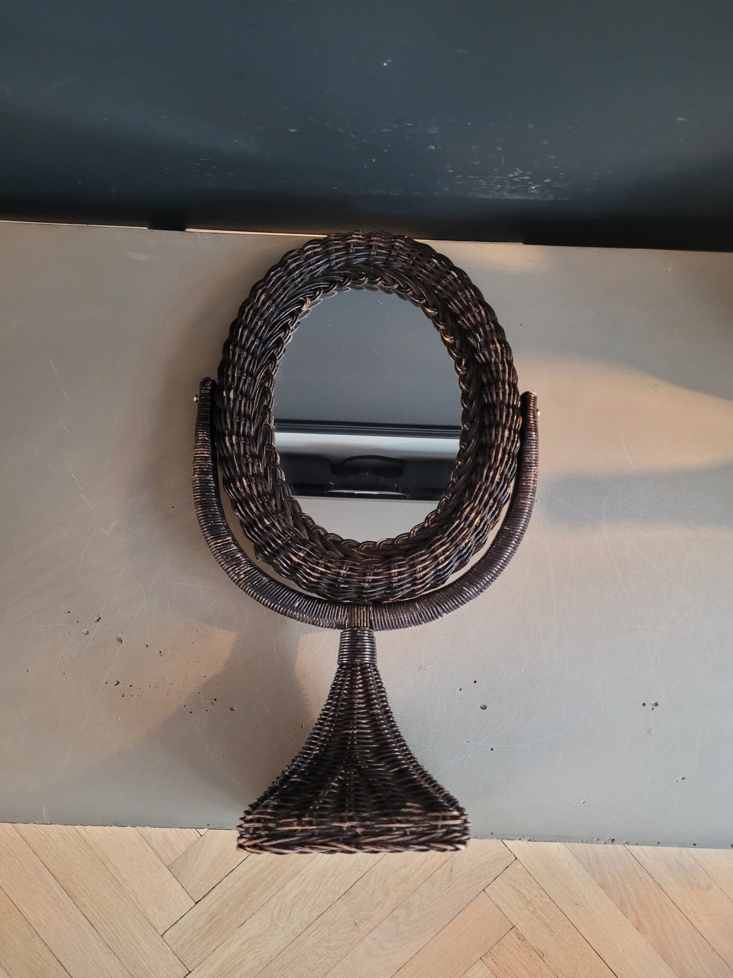 Miroir à poser pivotant en osier noir - Ref 986