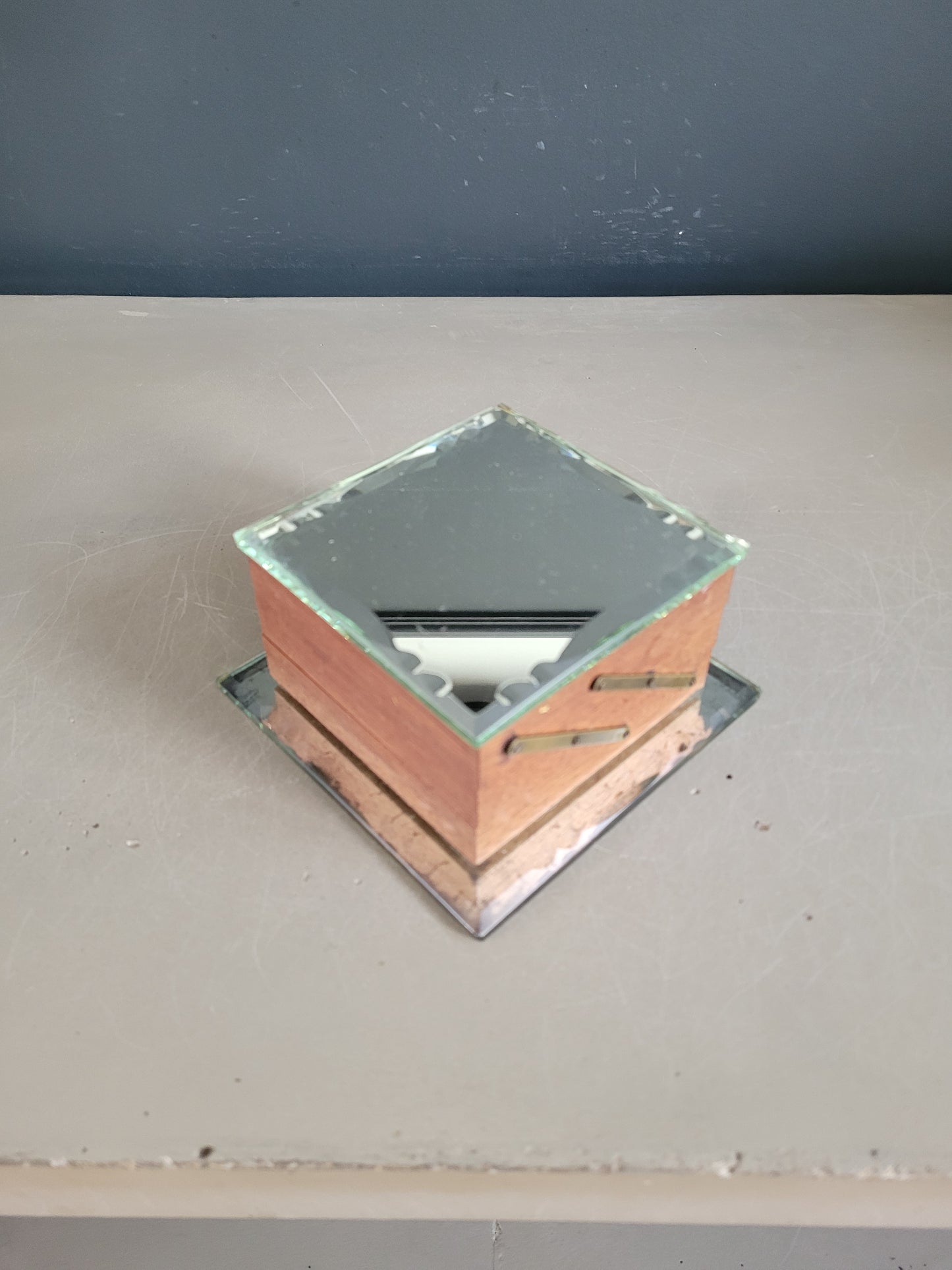 Boîte à cigarettes vintage en bois et miroirs- Ref 638