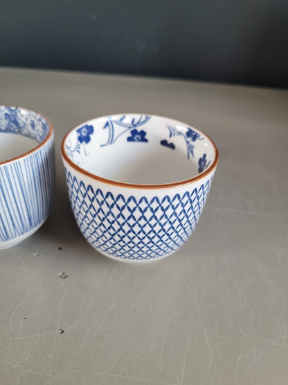 4 tasses à café en porcelaine- Ref 511