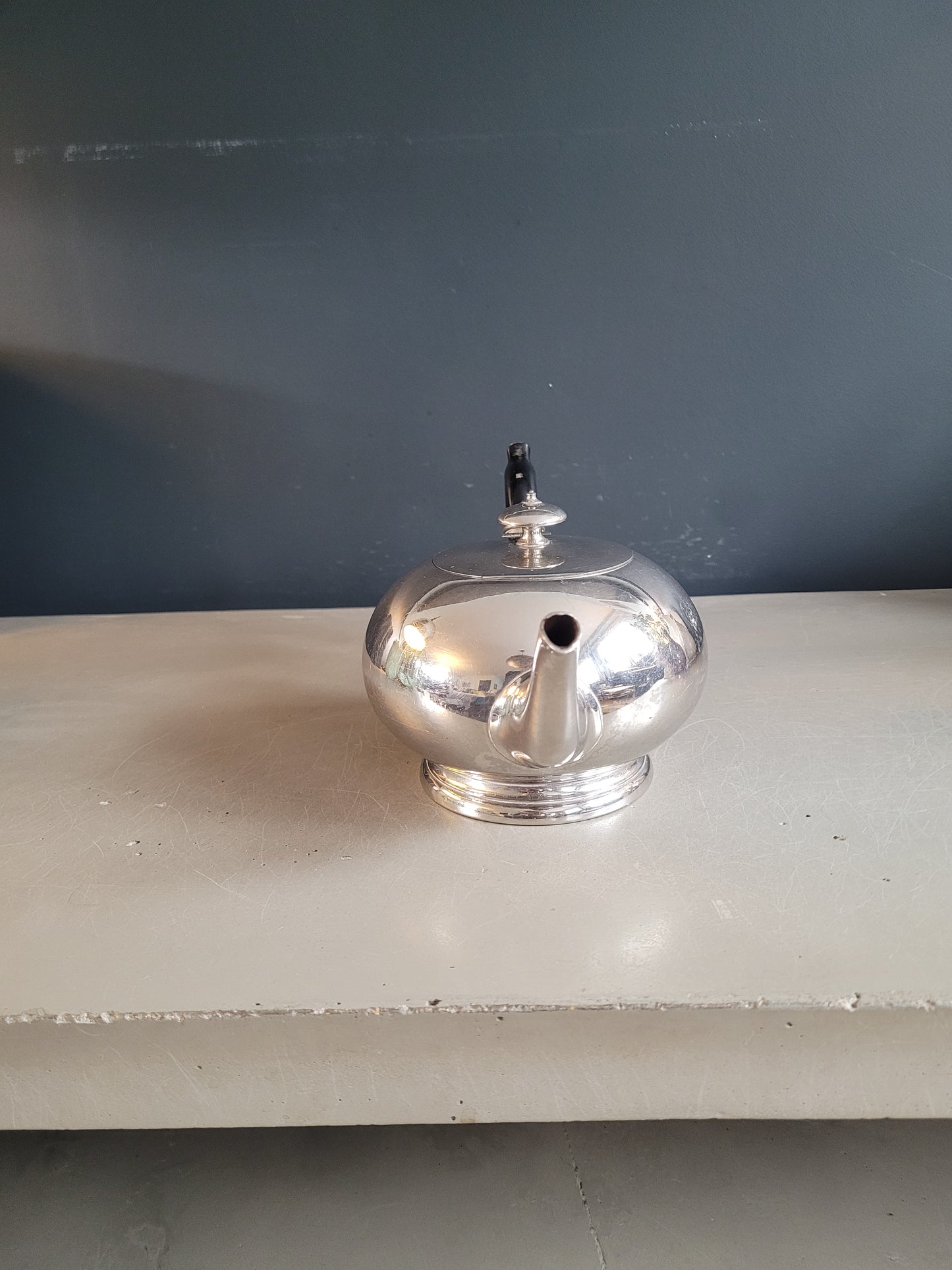 Théière ancienne en étain et poignée bois - Ref 686