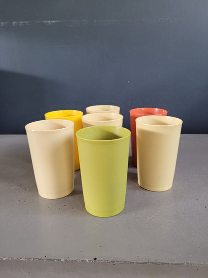 Lot de 7 gobelets en plastique Tupperware - Ref 582