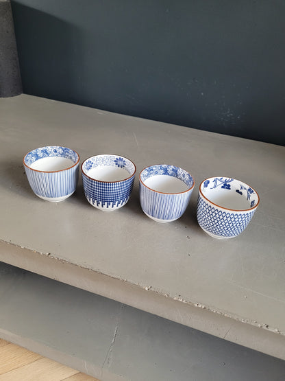 4 tasses à café en porcelaine- Ref 511