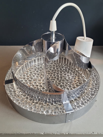Suspension space-age en plastique bulle et aluminium - Ref 978
