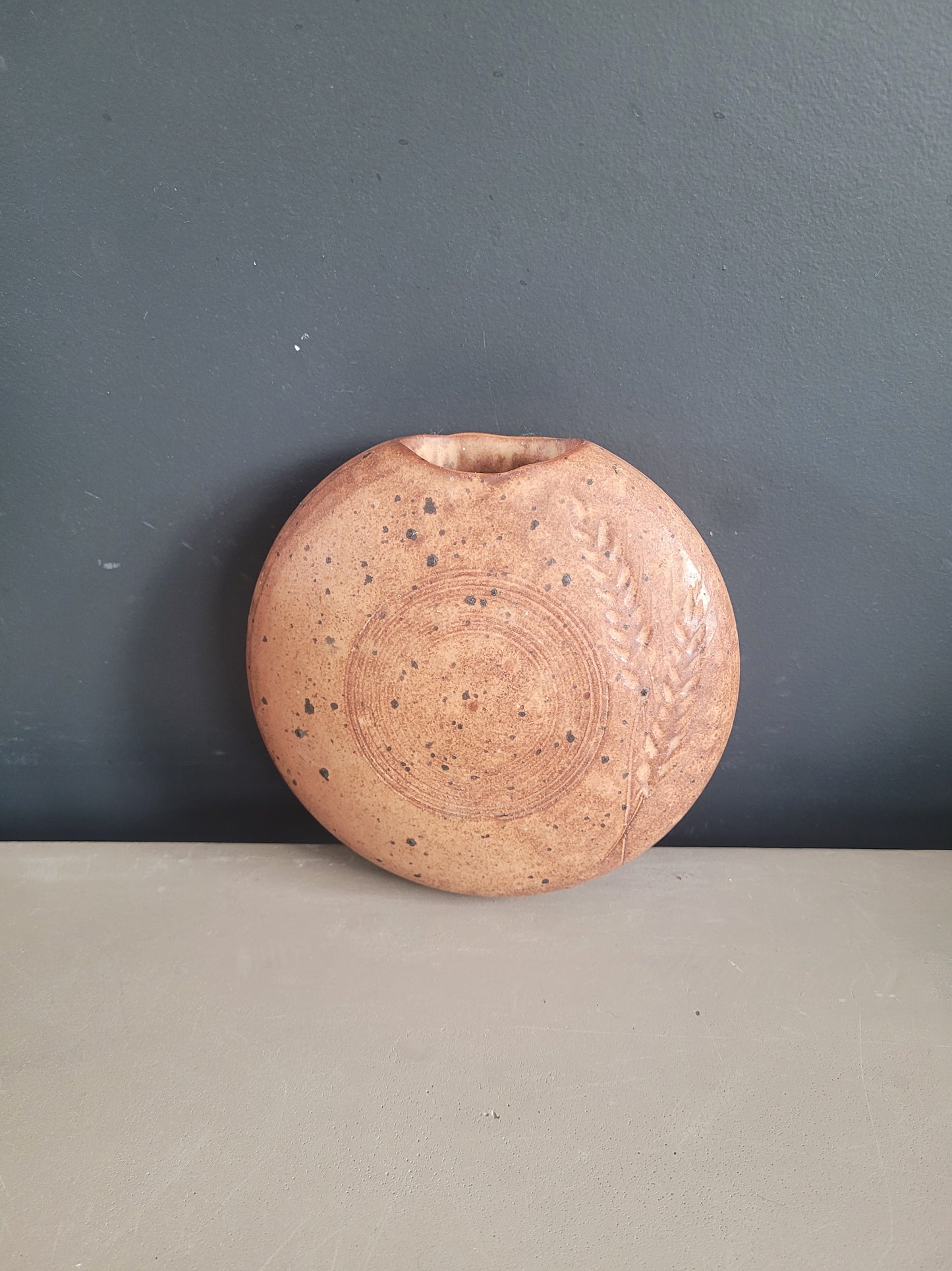 Humidificateur de radiateur en céramique signé A. Aimard - Ref 834