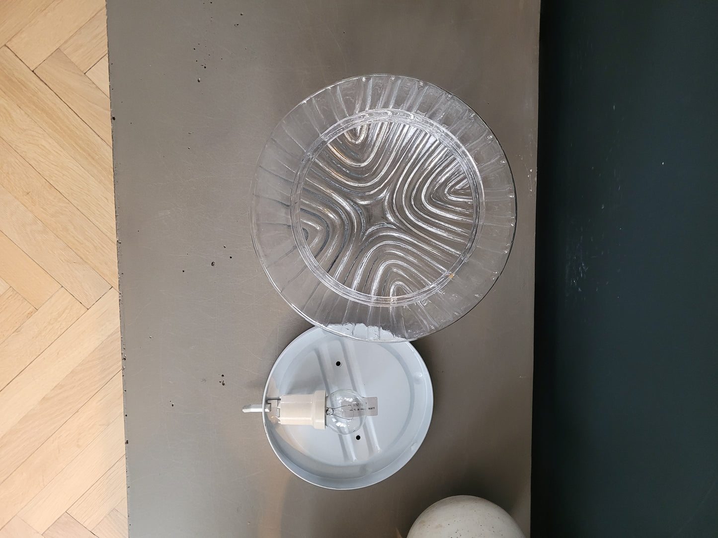 Plafonnier applique en verre moulé- Ref 757