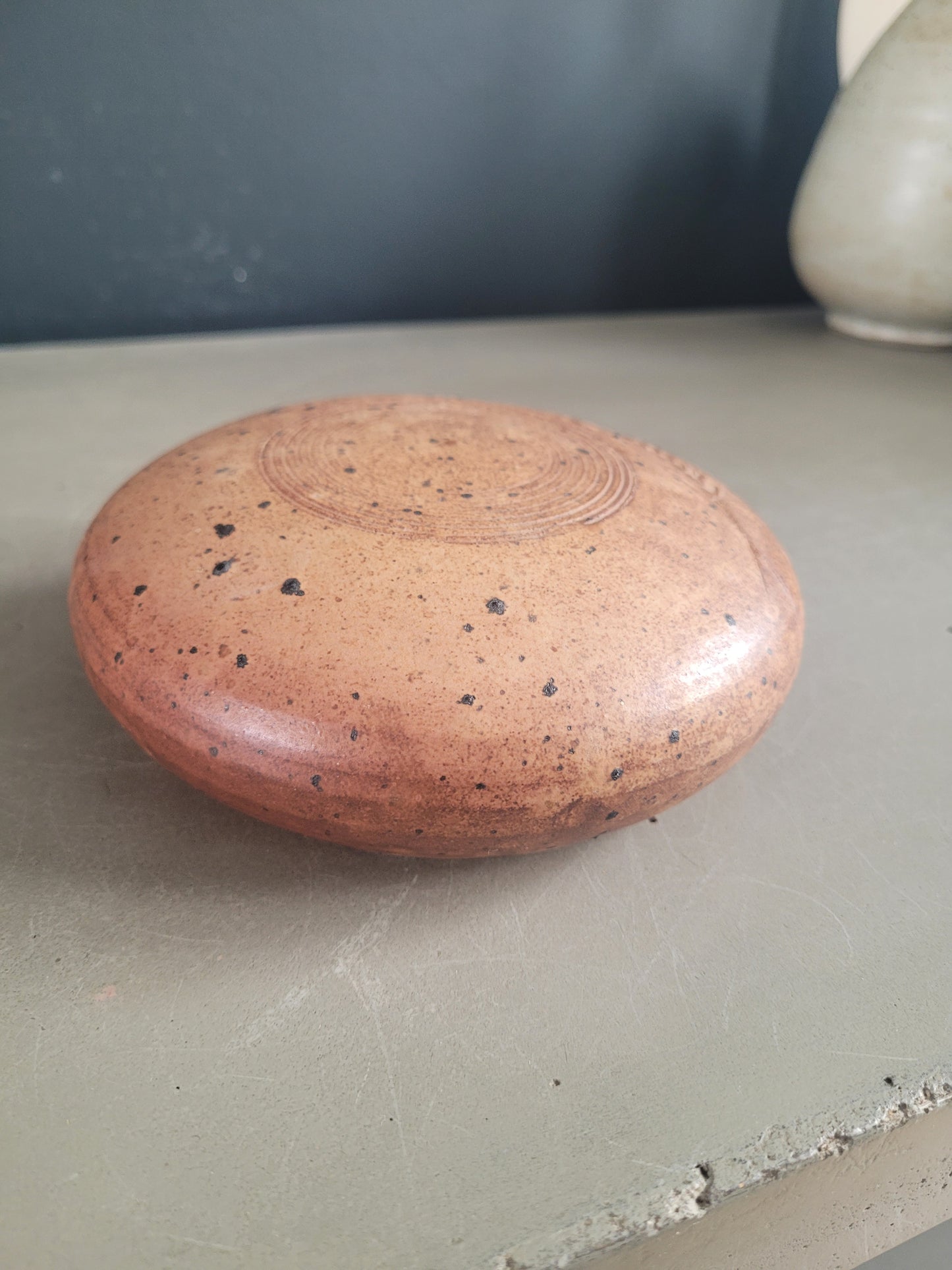 Humidificateur de radiateur en céramique signé A. Aimard - Ref 834