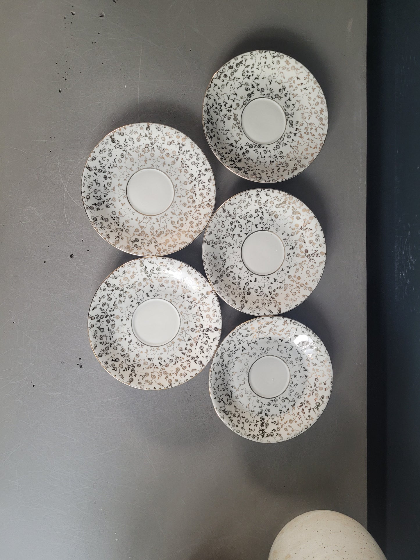 5 soucoupes Mayer Wiesau en porcelaine de Bavière motif doré - Ref 841