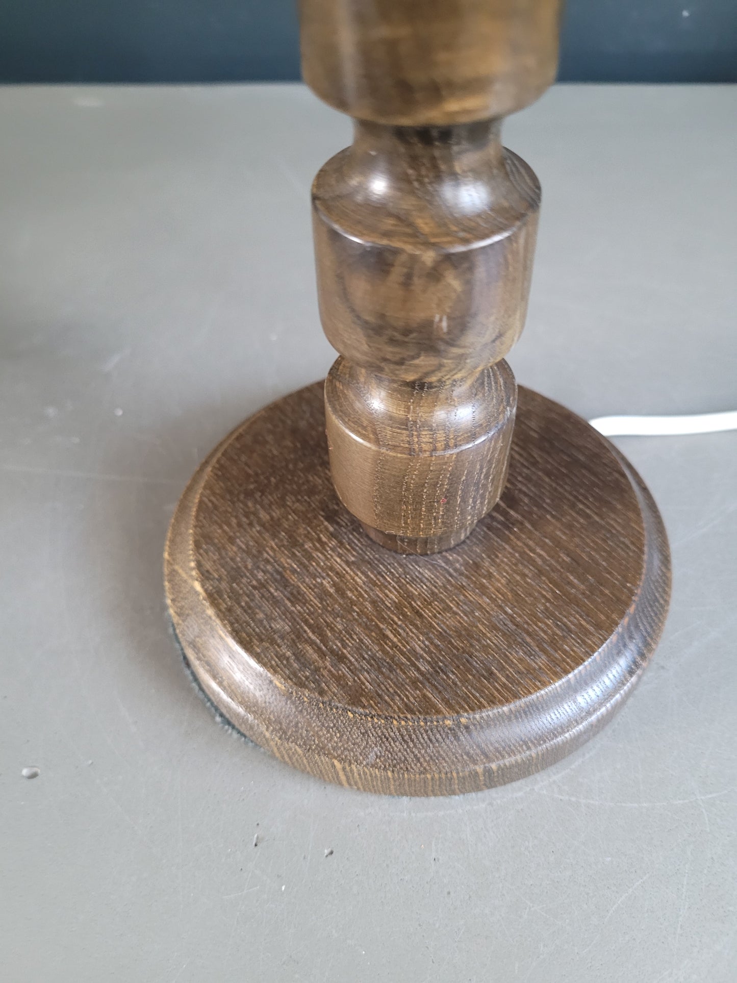 Lampe de chevet pied en bois tourné et abat-jour fleuri - Ref 957