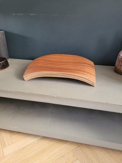 Assiettes de présentation en teck courbé- Lot de 7 - Ref 356