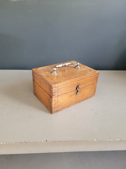 Boîte ancienne en bois - Ref 656