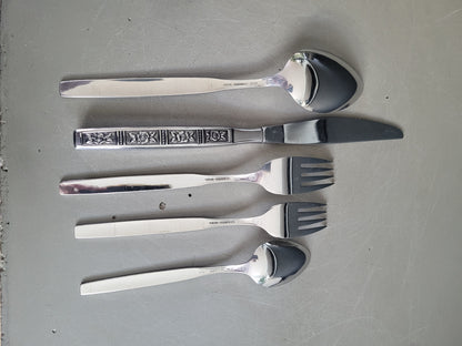 Set de couverts en Inox - Vista Stainless USA - Motifs roses - Ref 1009