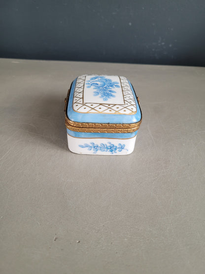 Pilulier en porcelaine peint à la main - Ref 389