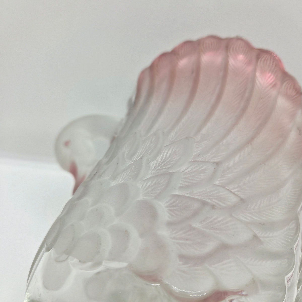 Pichet cygne en verre moulé pressé - Ref 1438