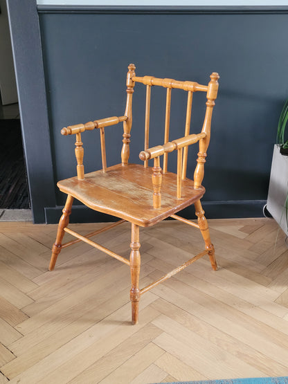 Chaise fauteuil enfant ancienne en bois - 1915 - Weber Geneve - Ref 993